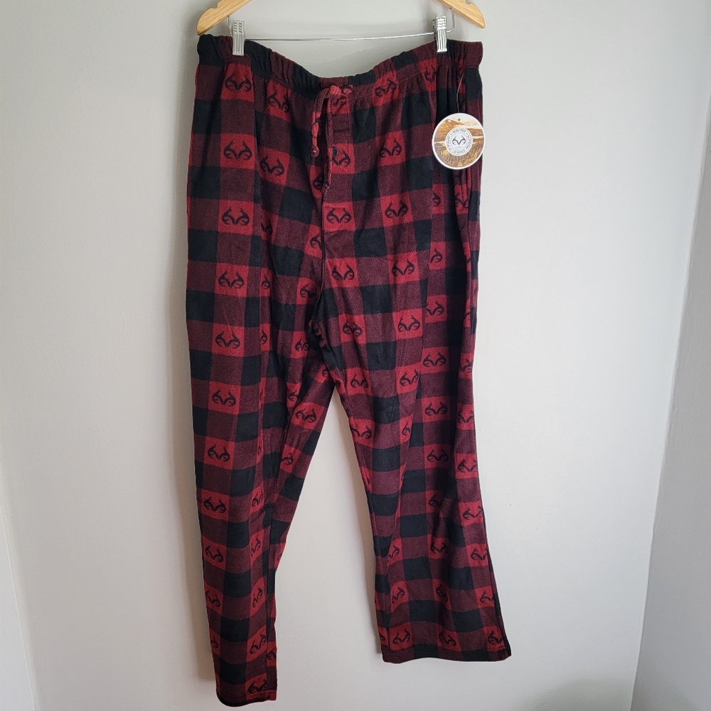 Realtree NWT Men's Fleece PJ Lounge Pants Red and Black Size 2XL